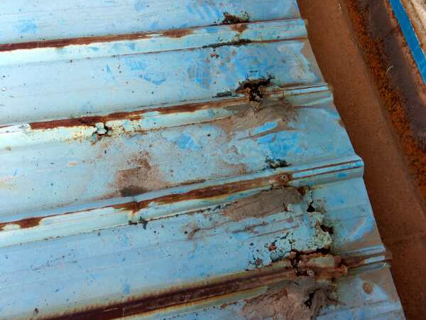 铝镁锰板防腐蚀的方法